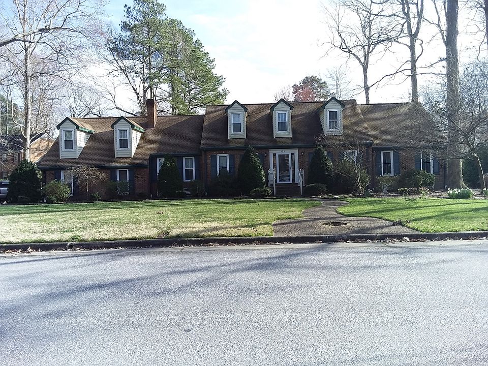1st image of 825 Moultrie Ct