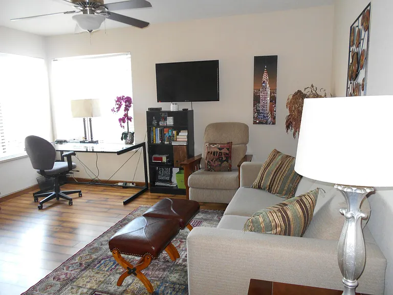 Spacious Den/3rd Bedroom
Desk, TV, Sofa, Recliner