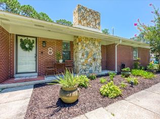 8 Longwood Dr, Shalimar, FL 32579