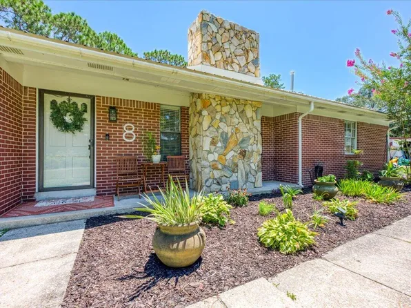 8 Longwood Dr, Shalimar, FL 32579