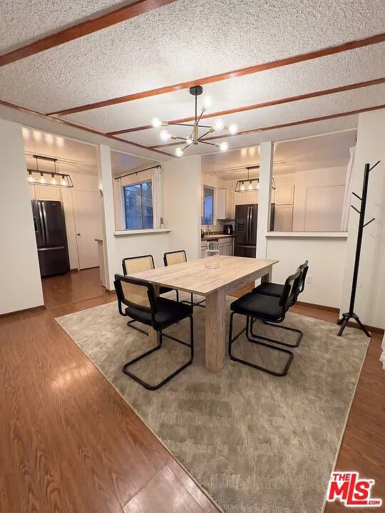 2 bed, 2.0 bath, 1800 sqft, $4,995 — Photo 2