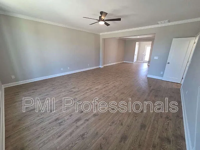 1339 Rebecca Johns Dr — Photo 2
