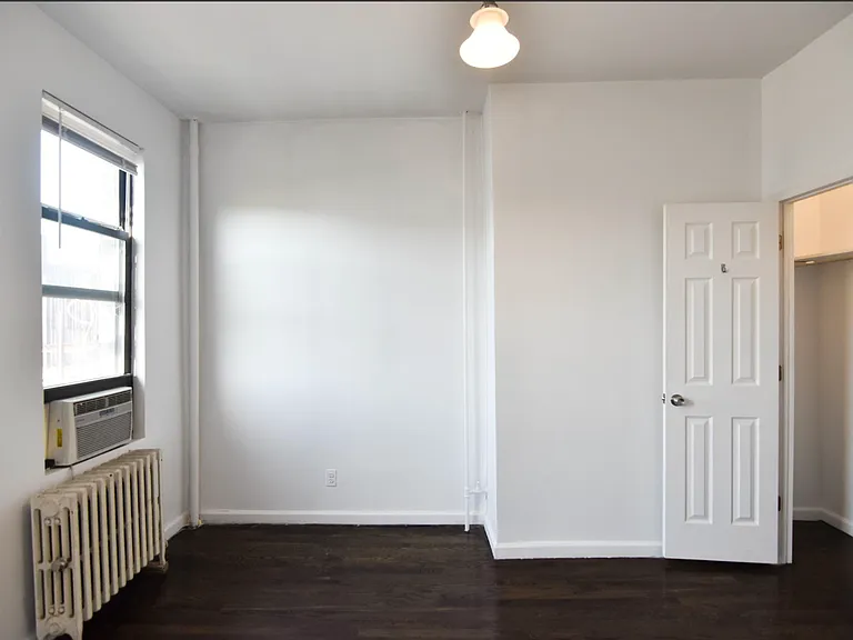955 Grand St #3R — Photo 8