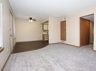 Cross Creek Apartments and Townhomes, Wichita, KS 67226