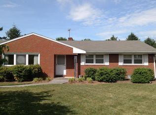 560 Hedgelawn Ave, Roanoke, VA 24019