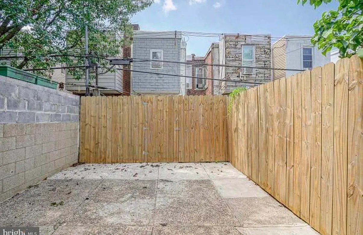 4 bed, 1120 sqft, $1,850 — Photo 2