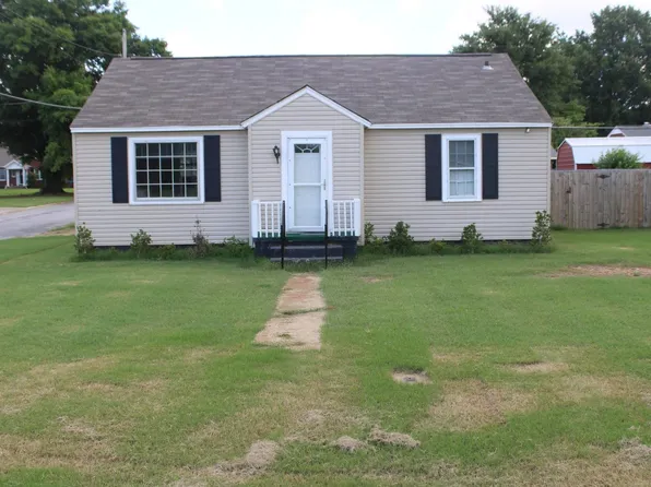 1201 3rd St, Tuscumbia, AL 35674