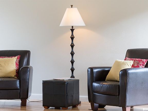 4th image of 1807 Sweetwood Dr