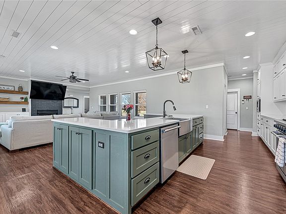 4th image of 11775 Giles Rd