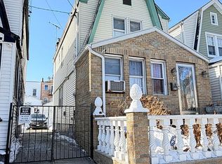 97-26 133rd St #Penthouse, South Richmond Hill, NY 11419