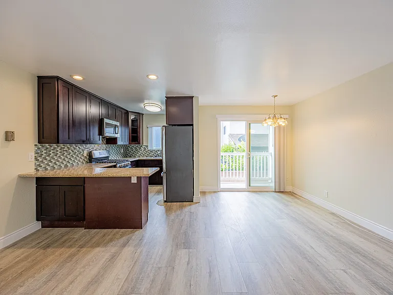 2411 Prospect Ave #107 — Photo 7