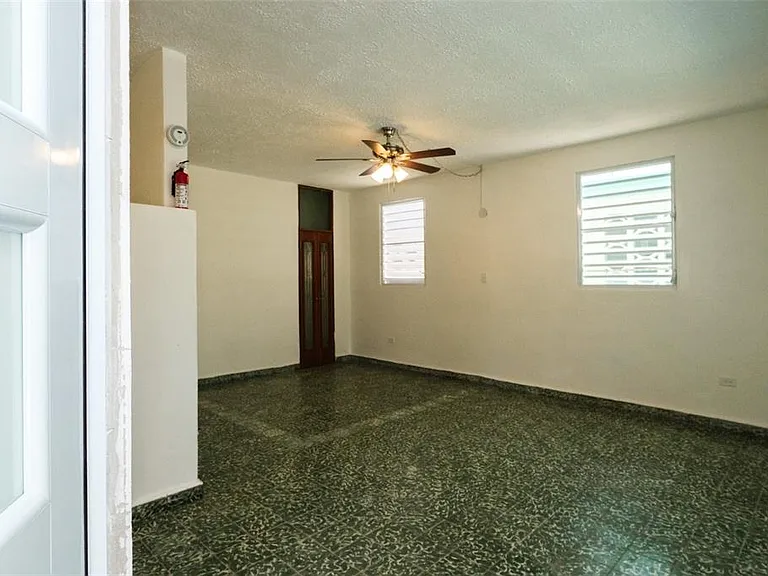 1041B Luis Cordova Chirino Ext — Photo 14