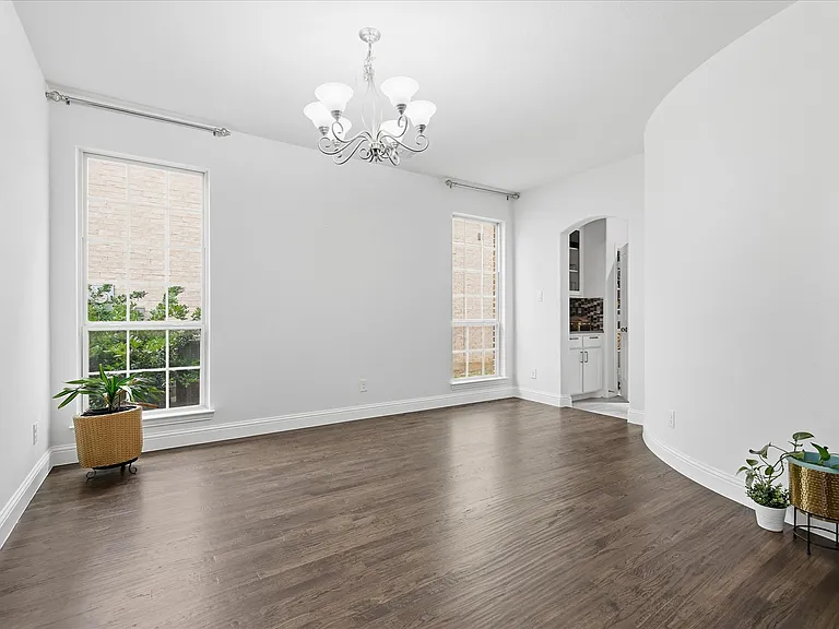 5000 Cyndur Dr — Photo 13