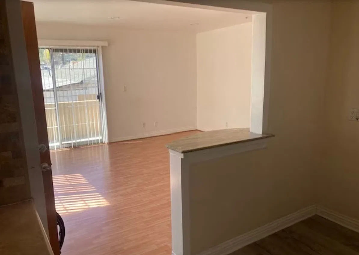 2 bed, 900 sqft, $2,800 — Photo 4