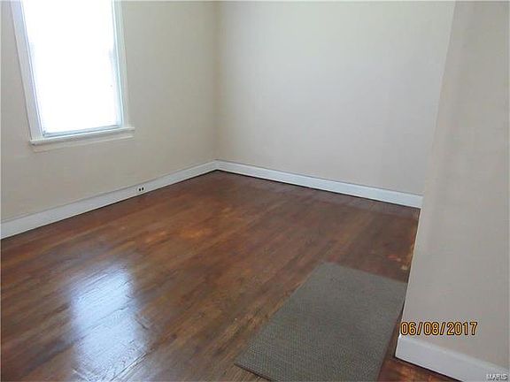 3rd image of 3727 Texas Ave