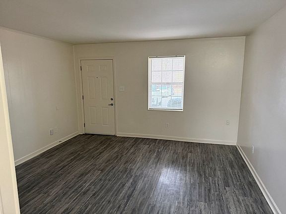 5th image of 5540 N Broadway St APT 1