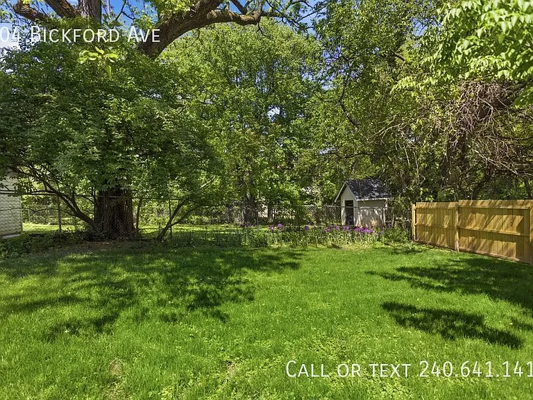 504 Bickford Ave — Photo 32