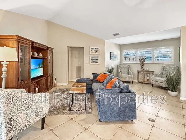 1127 E Seminole Ave #8A — Photo 12