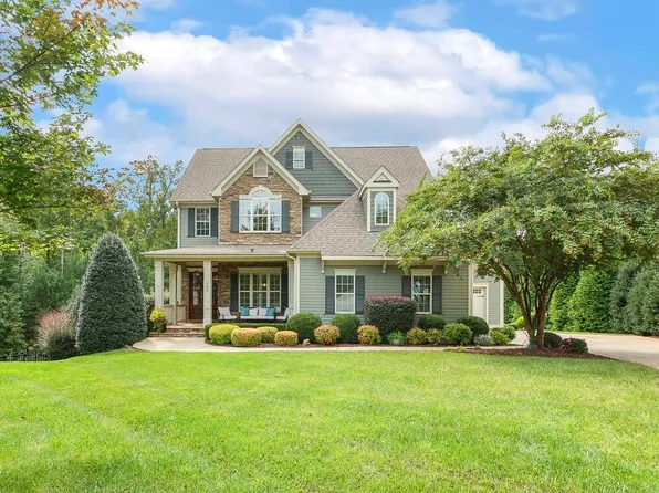 104 Ambler Ct, Holly Springs, NC 27540