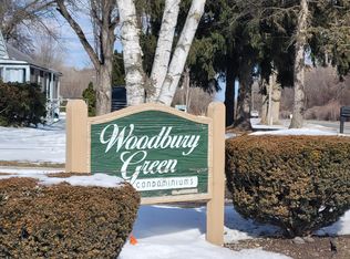 41276 N Woodbury Green Dr, Belleville, MI 48111