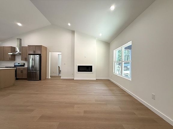 5th image of 317 Sandy Springs Rd