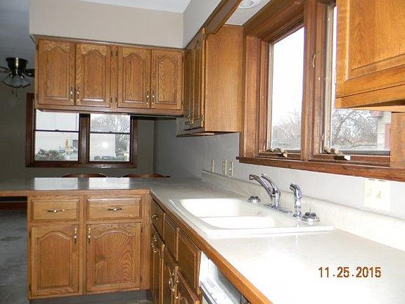 4th image of 818 W Reynolds St