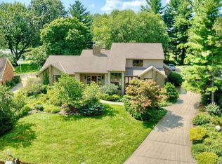 121 Sunset Dr, Crestview Hills, KY 41017