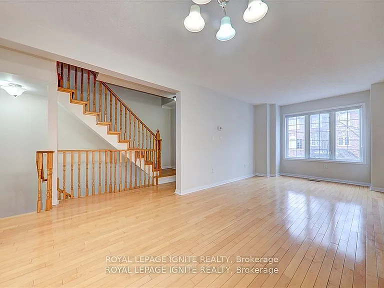 80 Acorn Pl #8 — Photo 8