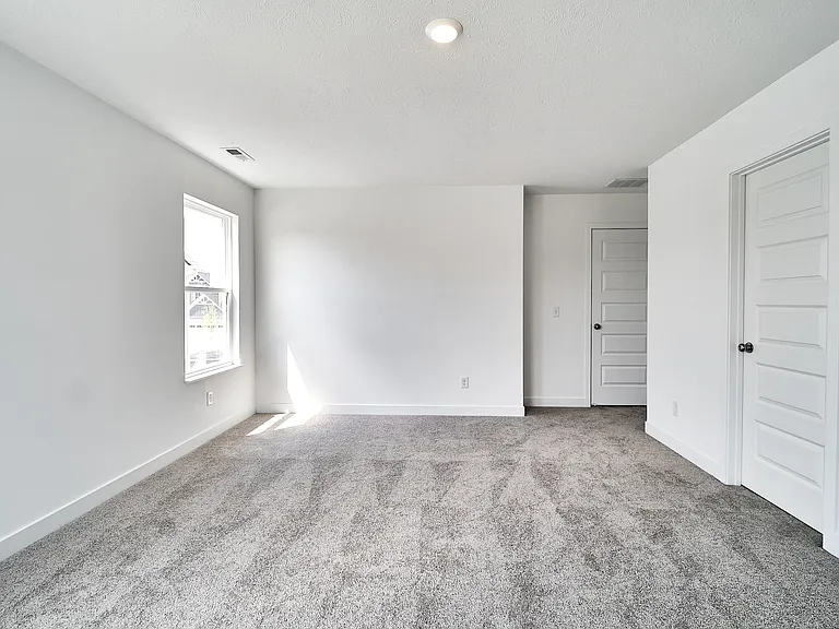 404 W Monroe St — Photo 47
