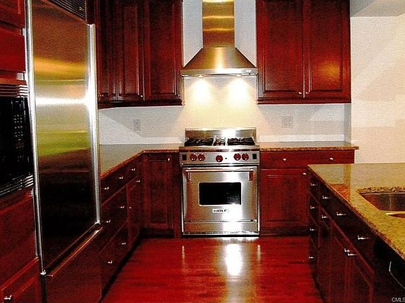 Spectacular high quality kitchen.