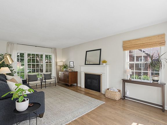 5th image of 2905 47th St