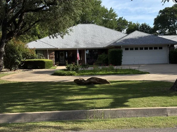 3808 Fairway Dr, Granbury, TX 76049