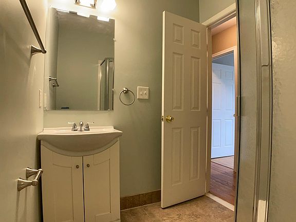 4th image of 1165 W Chester Pike Unit B