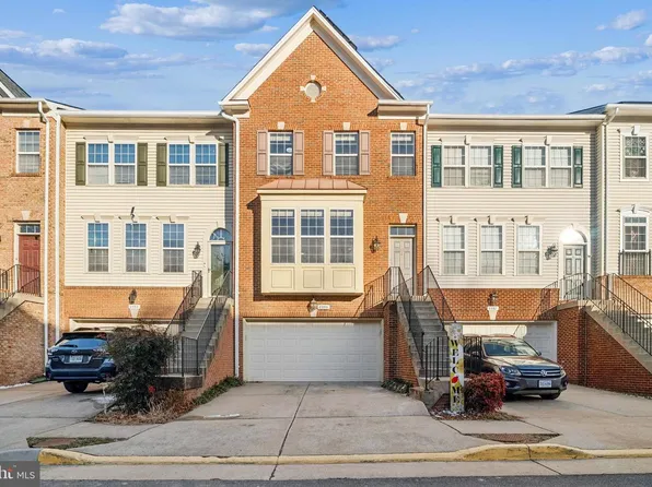8555 Wyngate Manor Ct, Alexandria, VA 22309