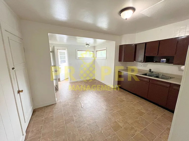 1822 Huffman Ave — Photo 10