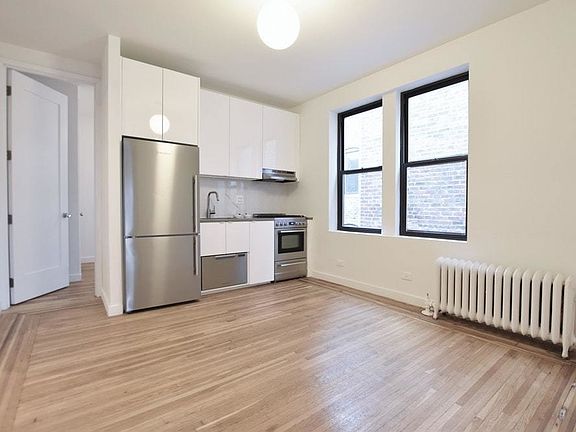 2nd image of 256 Seaman Ave #5FE