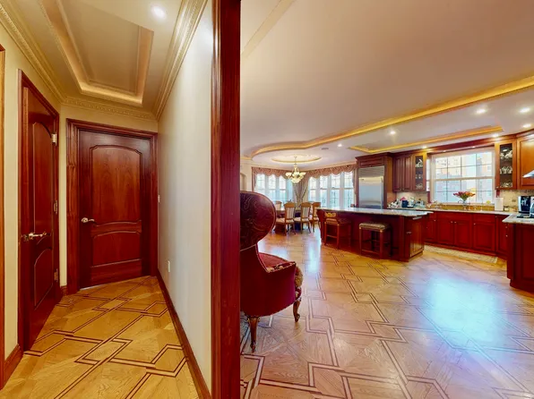 120 Oceana Drive West image 6 of 37