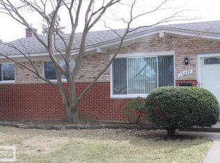 15264 Grovedale St, Roseville, MI