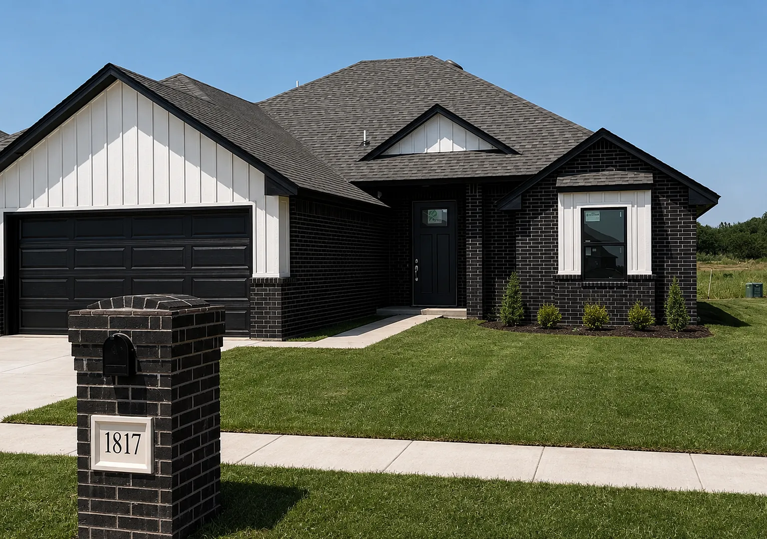 Beautiful 4-Bedroom Home with 3-Car Garage in Yukon — Photo 2
