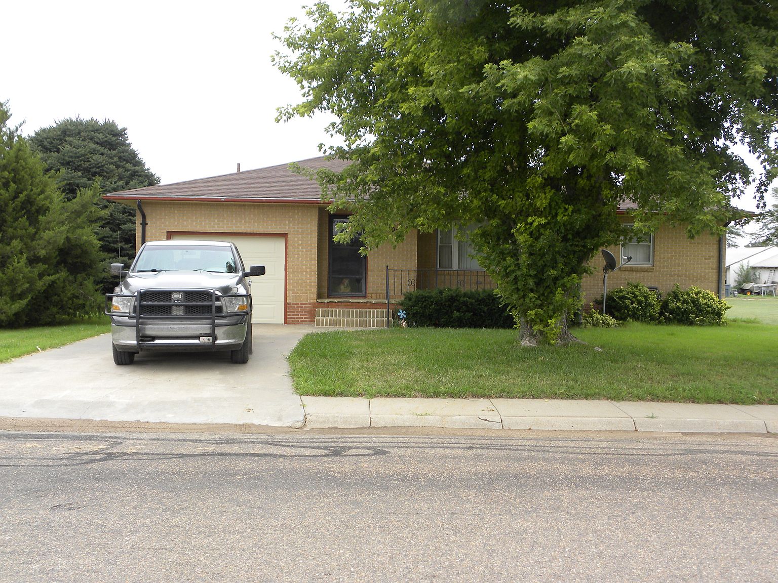 303 S Monroe St, Grinnell, KS 67738 Zillow