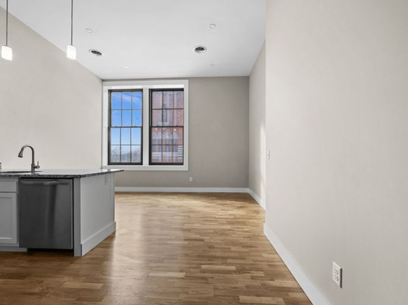 45 Johnston Ave #303