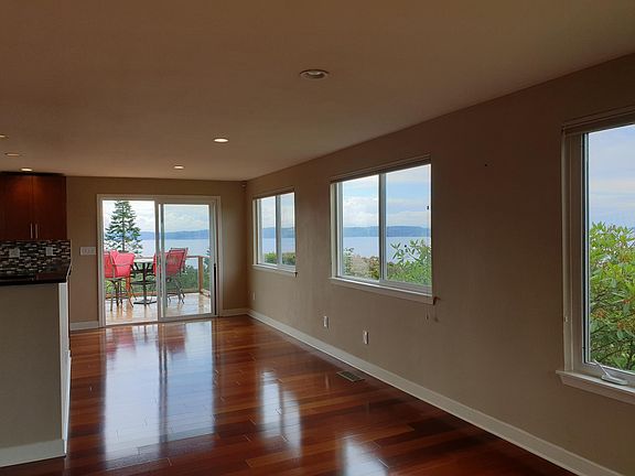 Slider to entertainment-sized deck.