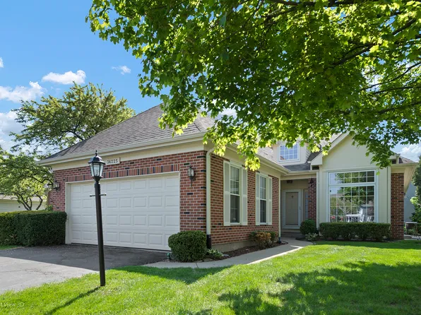 36225 N Goldspring Ct, Gurnee, IL 60031