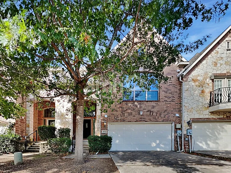1831 Leann Ln — Photo 1