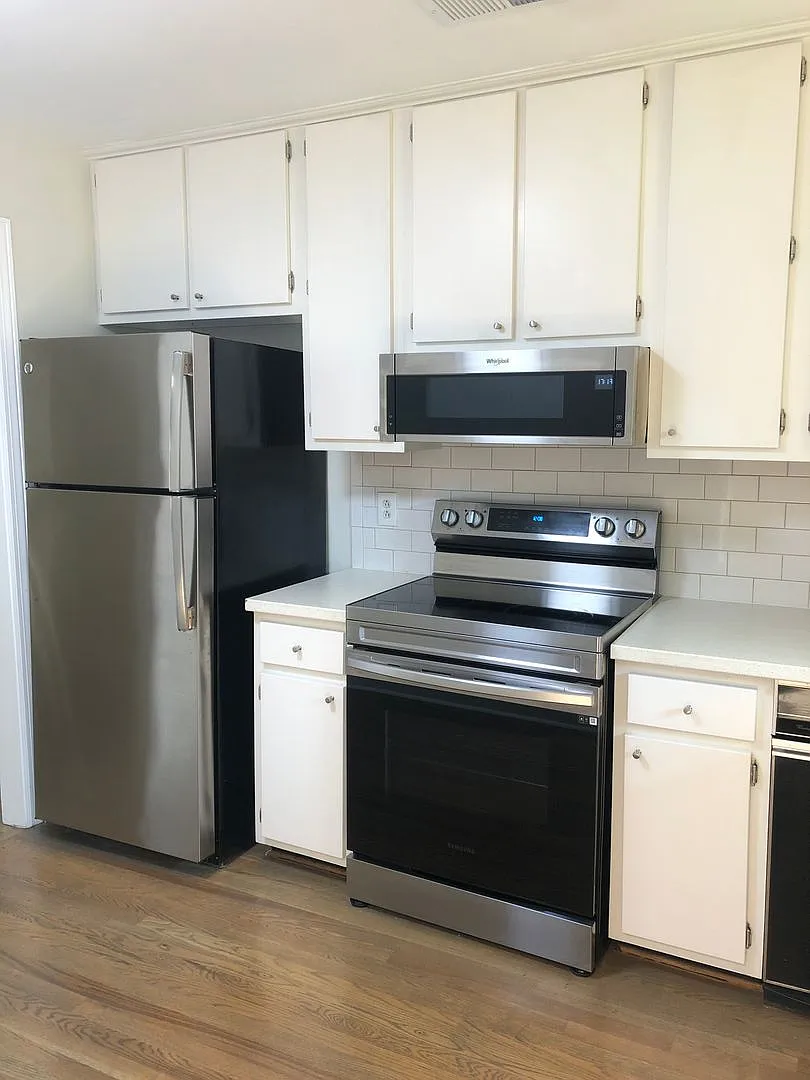 2 Bed/2 Bath Condo located in Green Hills only minutes to Vandy and Easy Interstate Access, 1 Car... — Photo 1