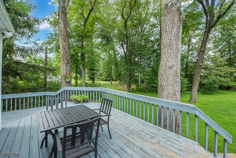 4 bed, 2.5 bath, $5,900 — Photo 4