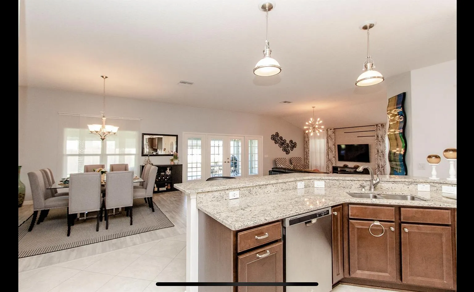 4 bed, 2724 sqft, $3,000 — Photo 3