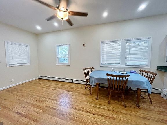 4th image of 8 Littleworth Ln
