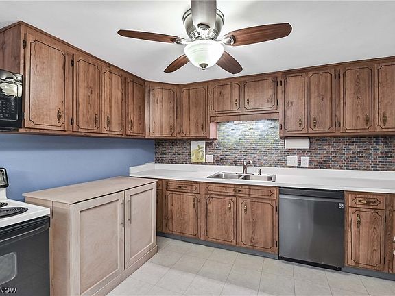 4th image of 1600 Ridgewood Ct