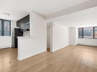 24 E Scott St #4, Chicago, IL 60610
